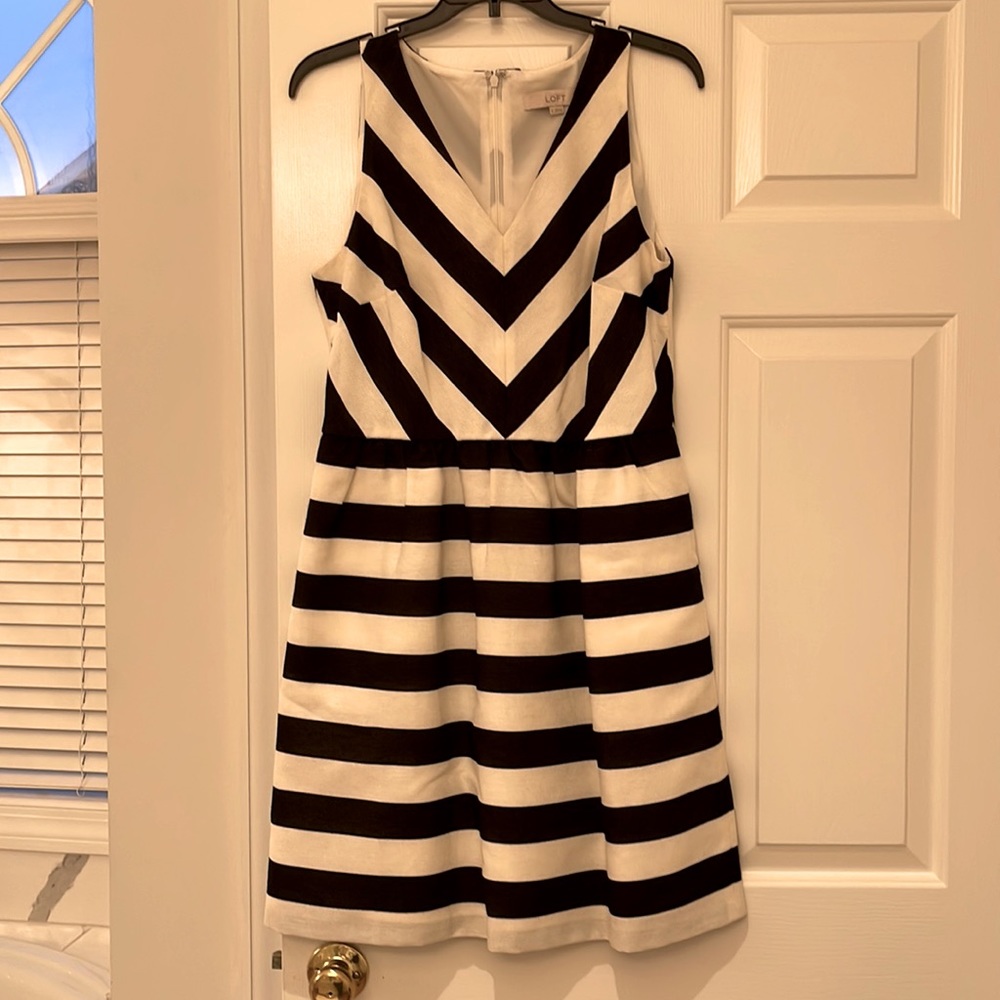LOFT DRESS SIZE 6